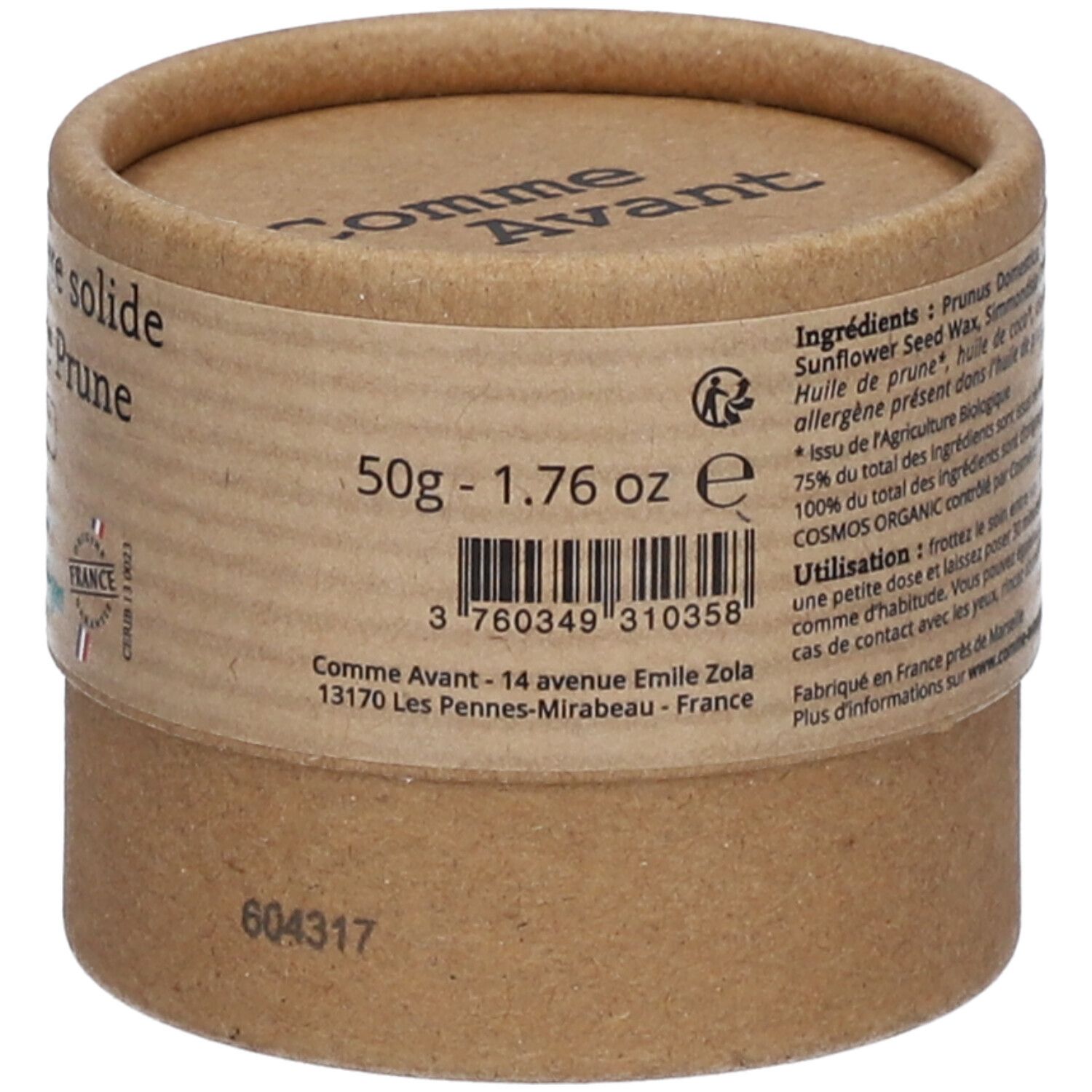 Zylindrische Pappverpackung. Aufschrift: 50g - 1.76 oz. Barcode. Adresse: Comme Avant, Frankreich. Zutatenliste.