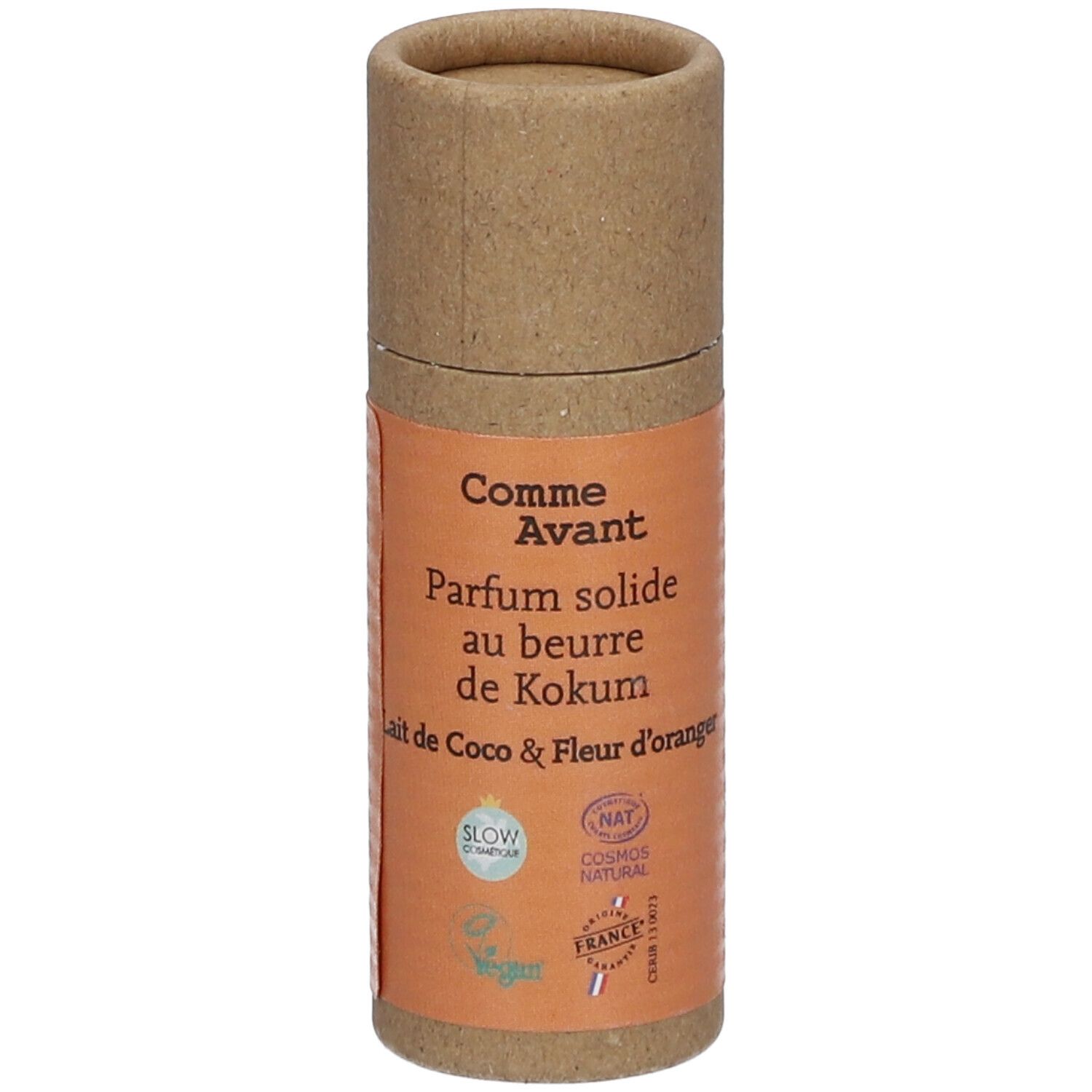 Zylindrische Verpackung mit Produktetikett. Aufschrift: Comme Avant, Parfum solide au beurre de Kokum, Lait de Coco & Fleur d'Oranger.