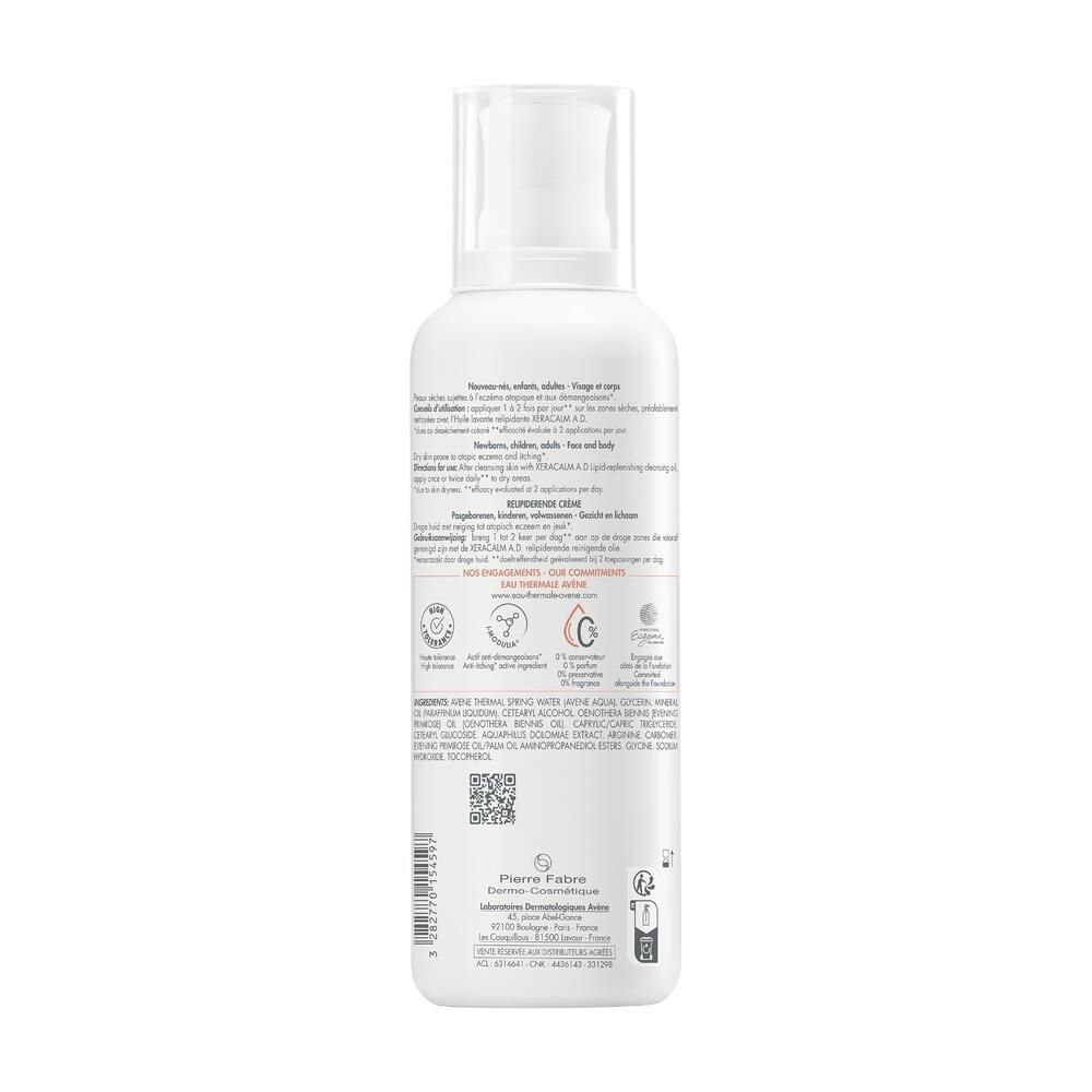 Dos du flacon de crème Avene XeraCalm A.D. Texte avec informations sur le produit, logos et code QR.