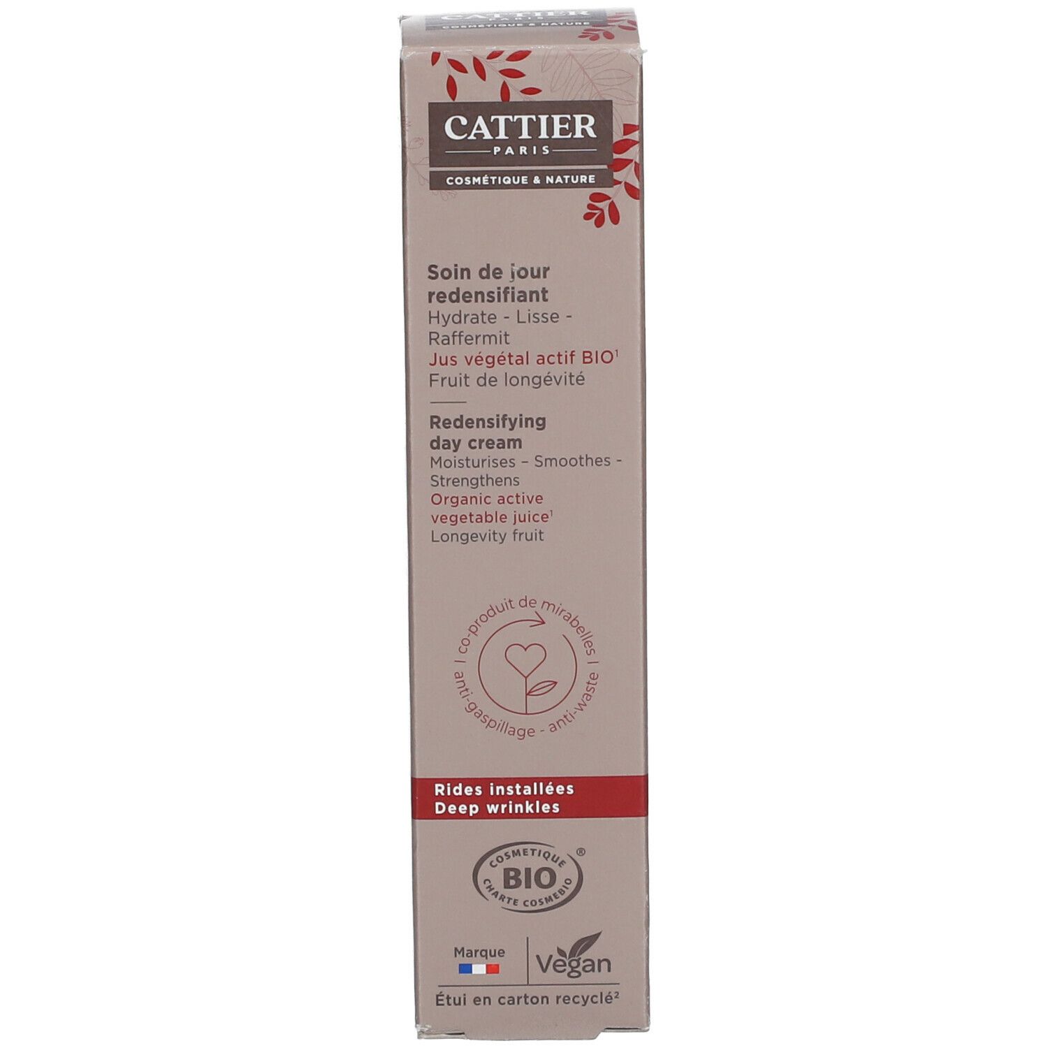 Emballage de crème de jour Cattier. Carton marron avec texte et logo. Certification bio et label vegan.