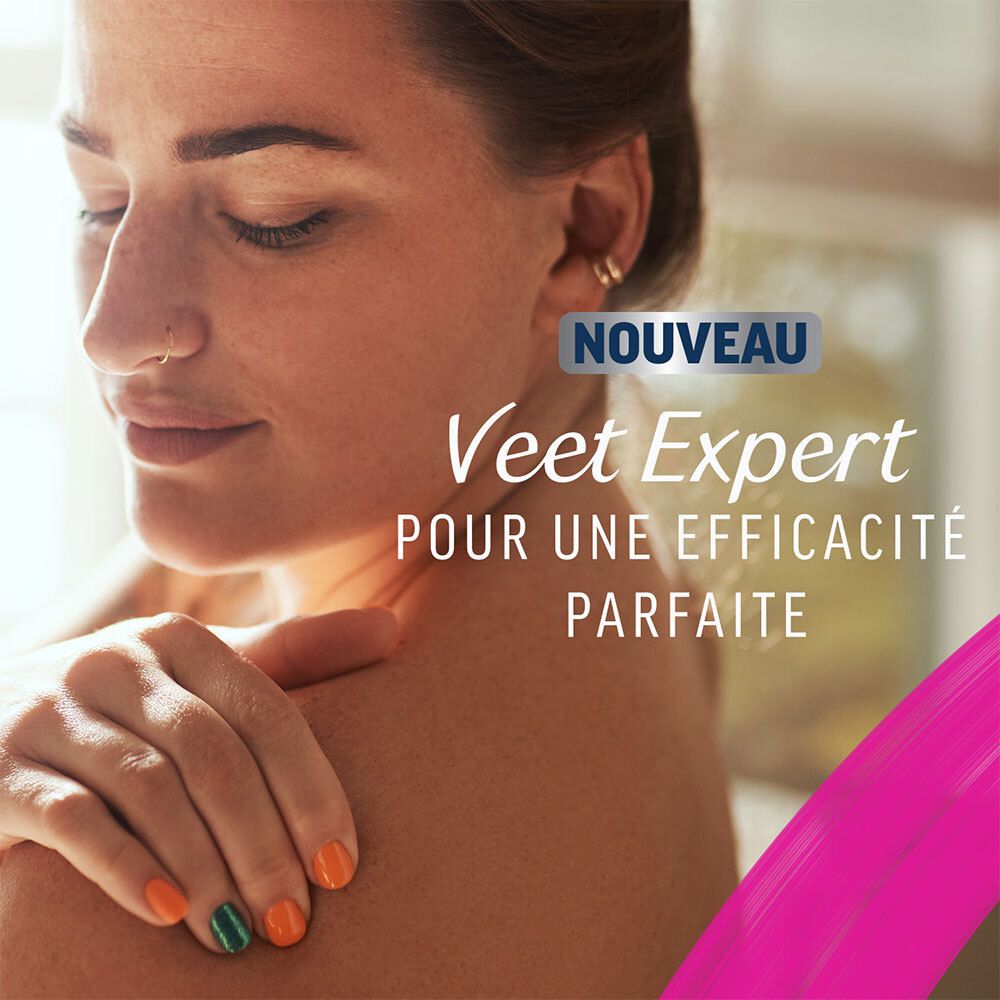 Femme avec épaule. Inscription: Veet Expert pour une efficacité parfaite. Fond rose et blanc.