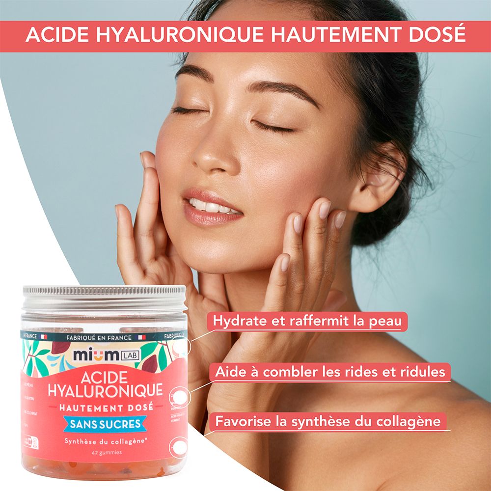 Femme touchant son visage. À côté, un pot de gummies. Inscription: Acide Hyaluronique, Sans Sucres. 42 gummies.