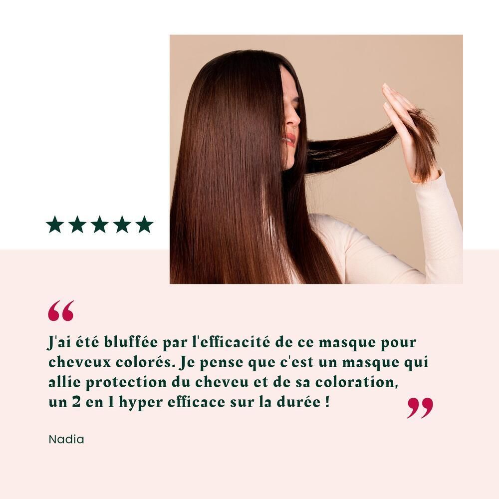 Femme aux cheveux bruns brillants. Citation: « J'ai été bluffée par l'efficacité de ce masque pour cheveux colorés. »