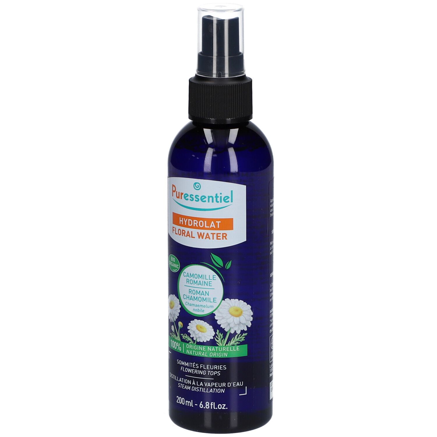 Blaue Flasche mit Sprühkopf. Etikett mit Produktnamen und Kamillenblüten. BIO-Zertifizierung.