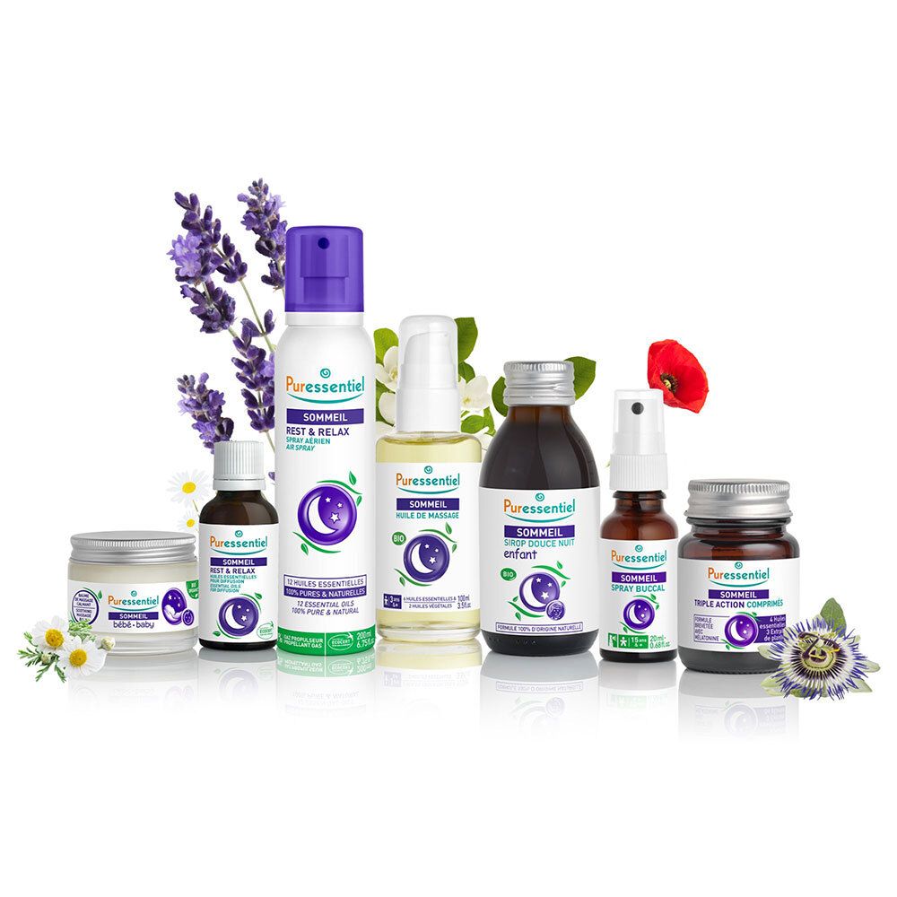 Gamme de produits Puresentiel. Sprays, huiles, crème et gélules. Brins de lavande.