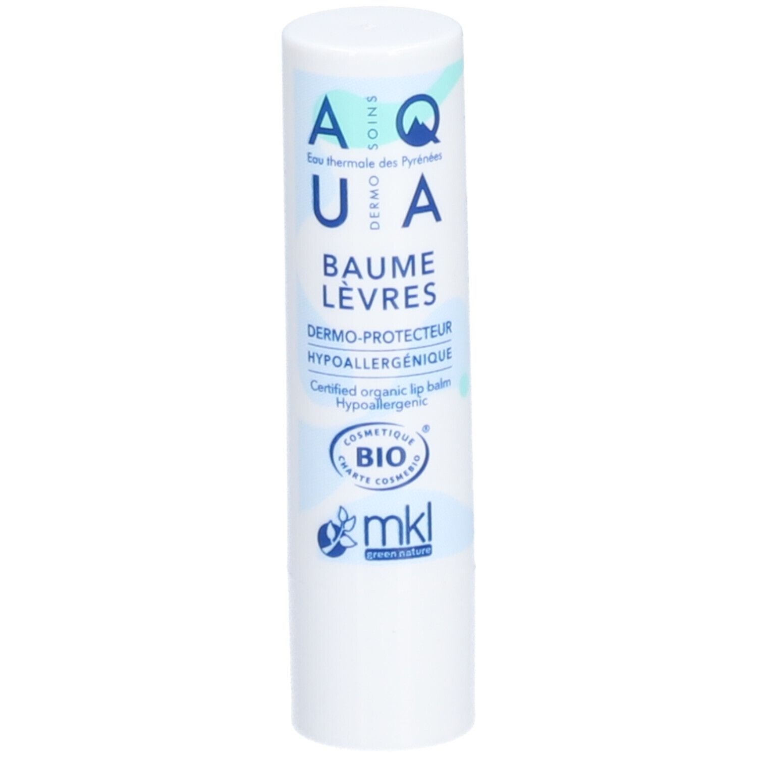 Stick de baume à lèvres blanc. Inscription bleue: AQUA, Baume Lèvres, Dermo-Protecteur, Hypoallergénique. Certification Bio. Logo MKL.