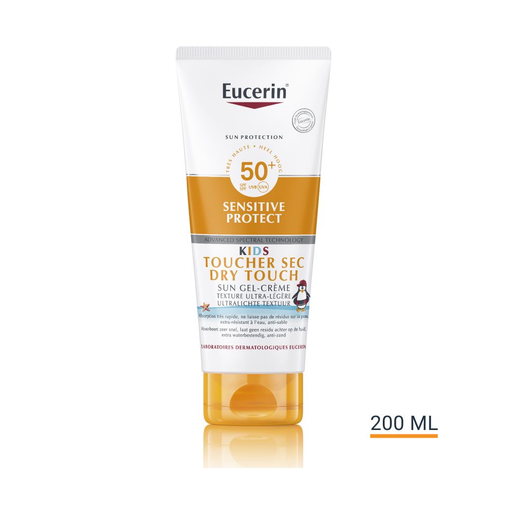 Weiße Tube mit orangefarbenem Deckel. Text: Eucerin, Sun Protection, 50+, Sensitive Protect, Kids, Dry Touch. 200 ml.
