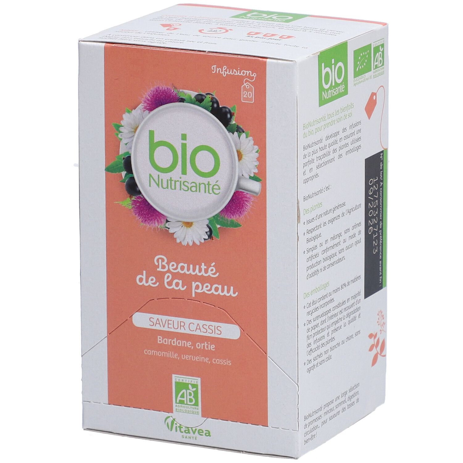 Boîte de thé aux herbes. Inscription "bio Nutrisanté". Goût cassis. Label AB bio.