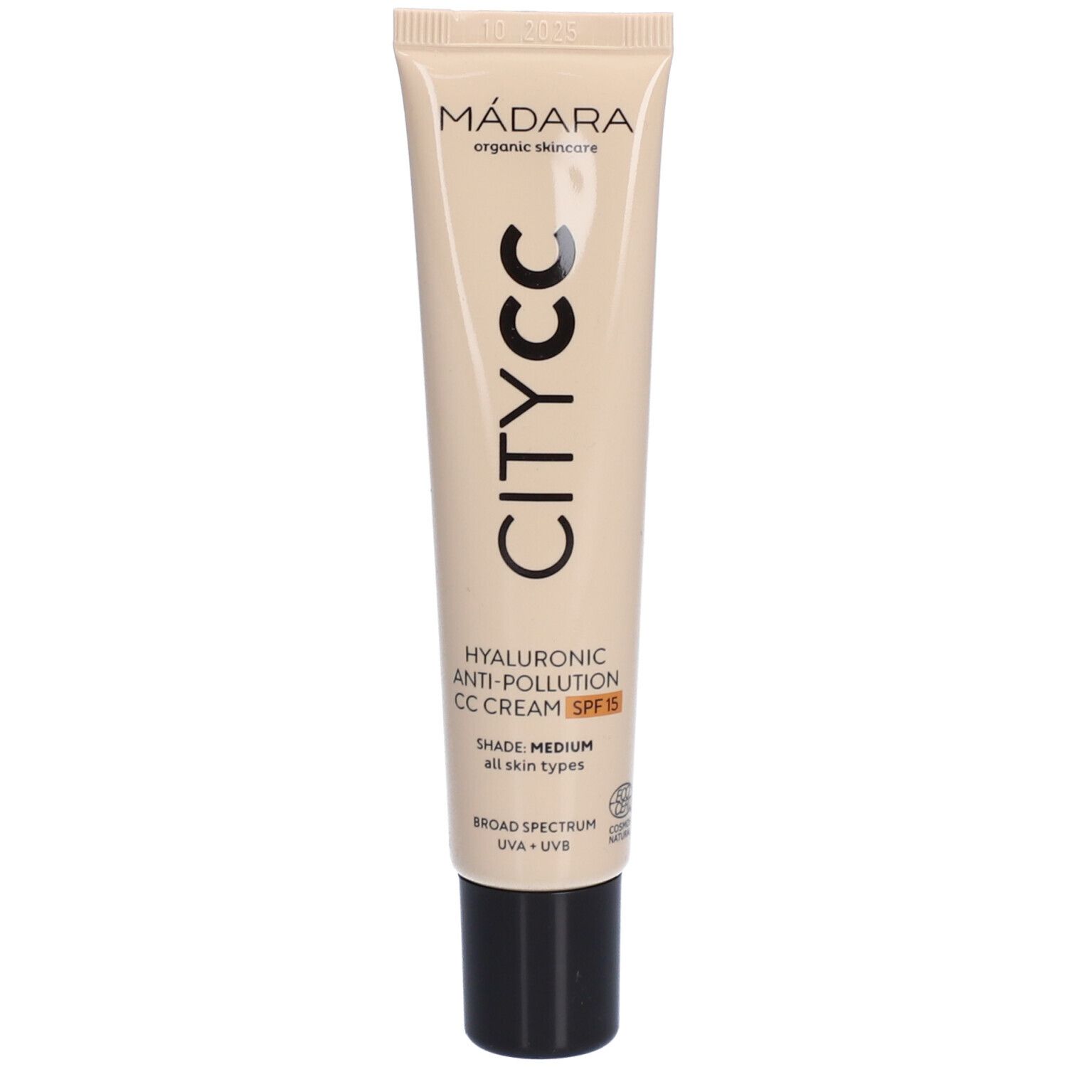 Beige Tube mit schwarzem Deckel. Aufschrift: Mádara CITY CC, Hyaluronsäure Anti-Pollution CC Creme SPF 15, Shade Medium.