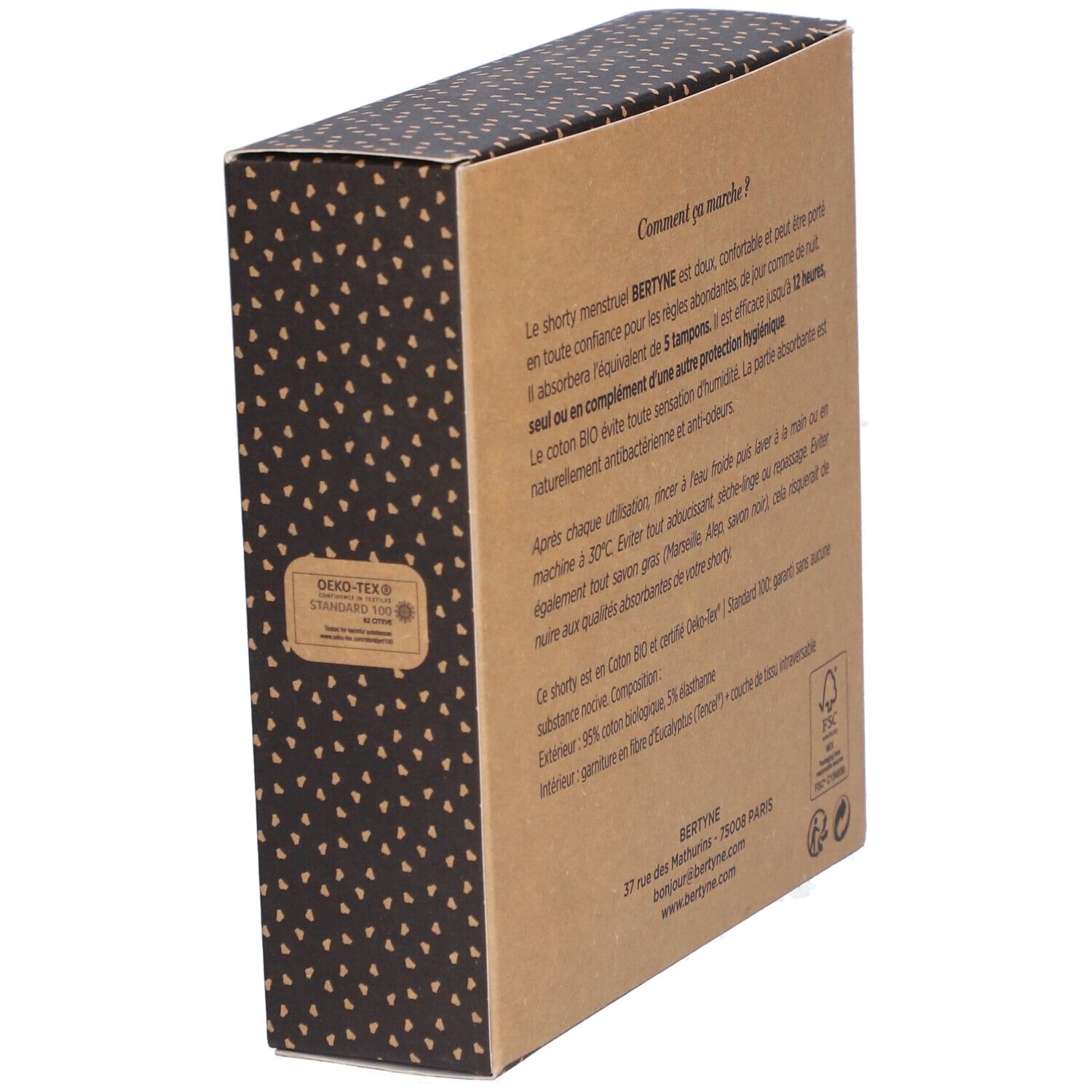 Rückseite der BERTYNE Le Shorty Menstruel Verpackung, schräg. Text, FSC-Logo, Öko-Tex-Zertifizierung. Braune Schachtel.