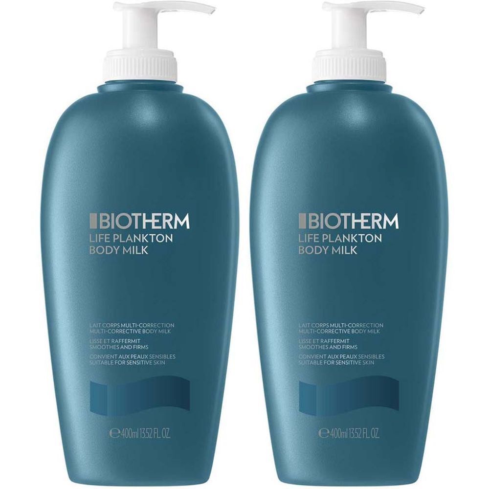 Zwei blaue Flaschen mit weißem Pumpkopf. Aufschrift: BIOTHERM LIFE PLANKTON BODY MILK. Text darunter.