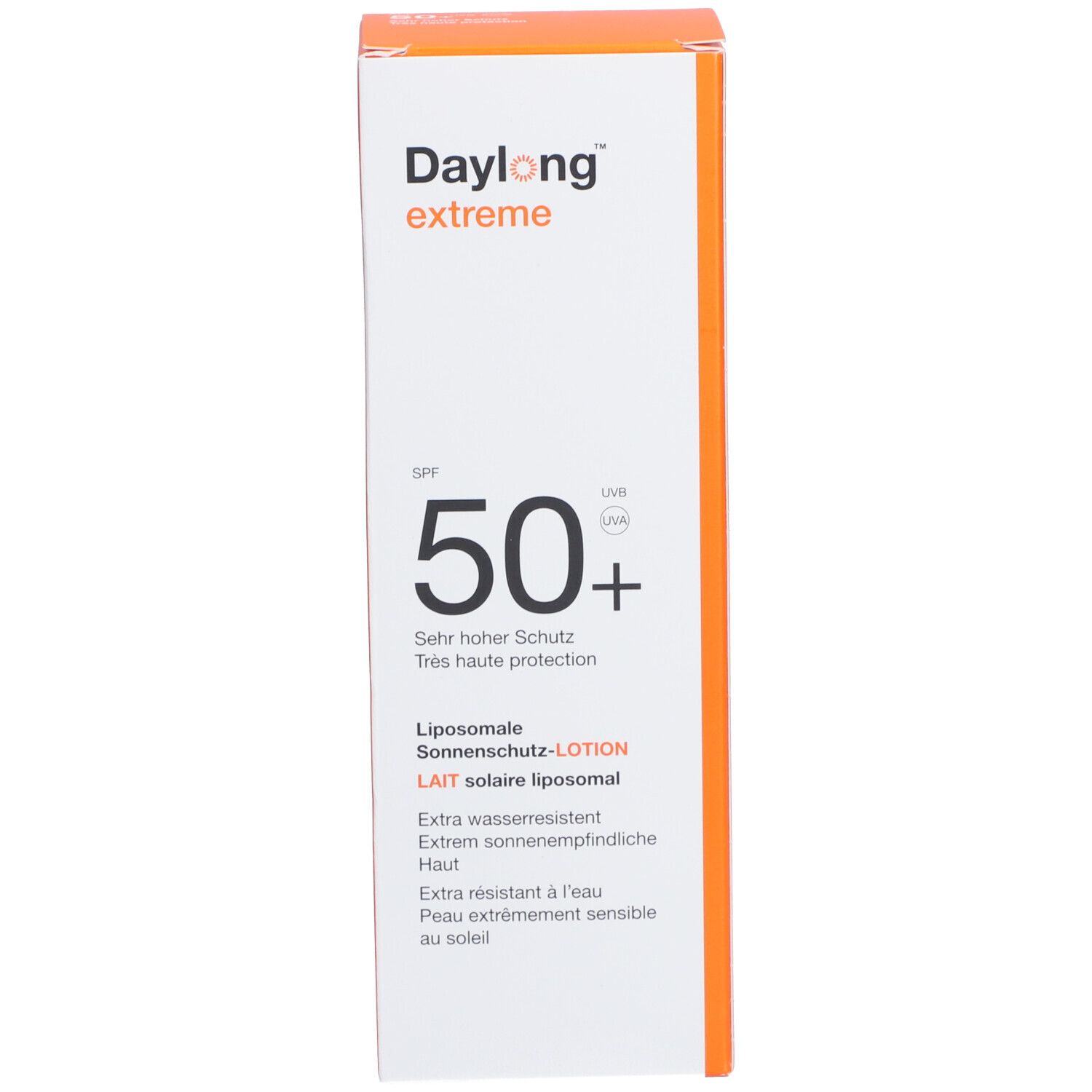 Kartonverpackung. Aufschrift: Daylong extreme SPF 50+. Liposomale Sonnencreme. Orangefarbener Hintergrund.