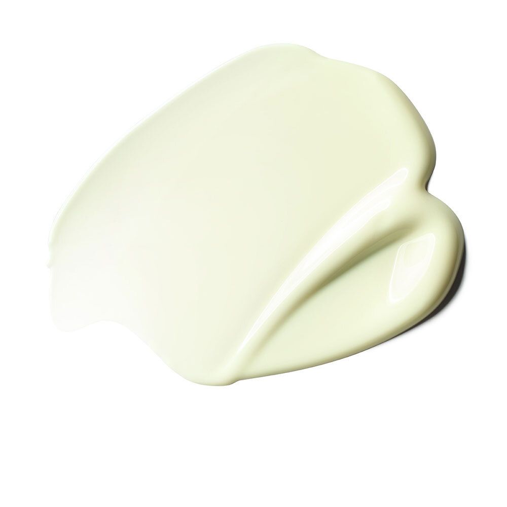 Éclaboussure de crème solaire sur fond blanc. Texture crème.