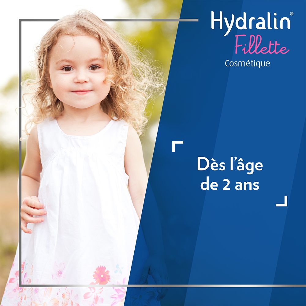 Petite fille souriante. Texte: Dès l'âge de 2 ans.