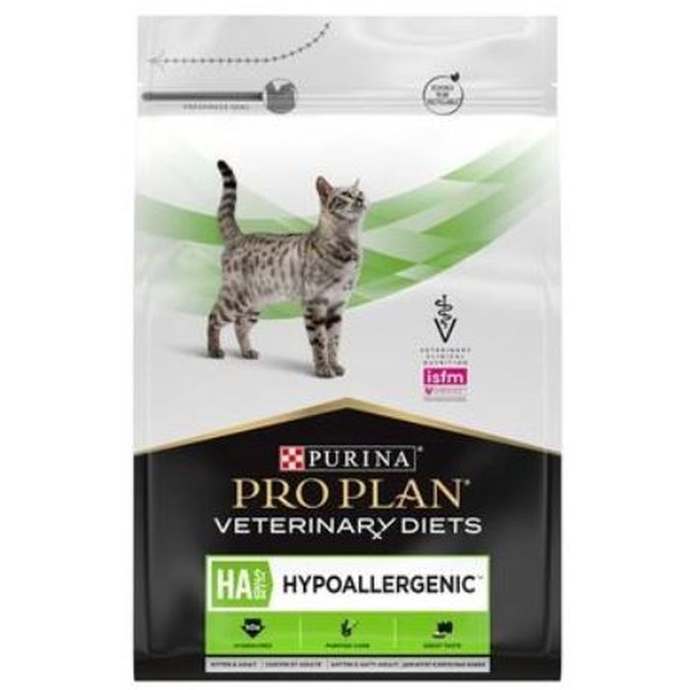 Sac de nourriture pour chat avec chat. Texte : PURINA PRO PLAN VETERINARY DIETS HA HYPOALLERGENIC. Logo ISFM.