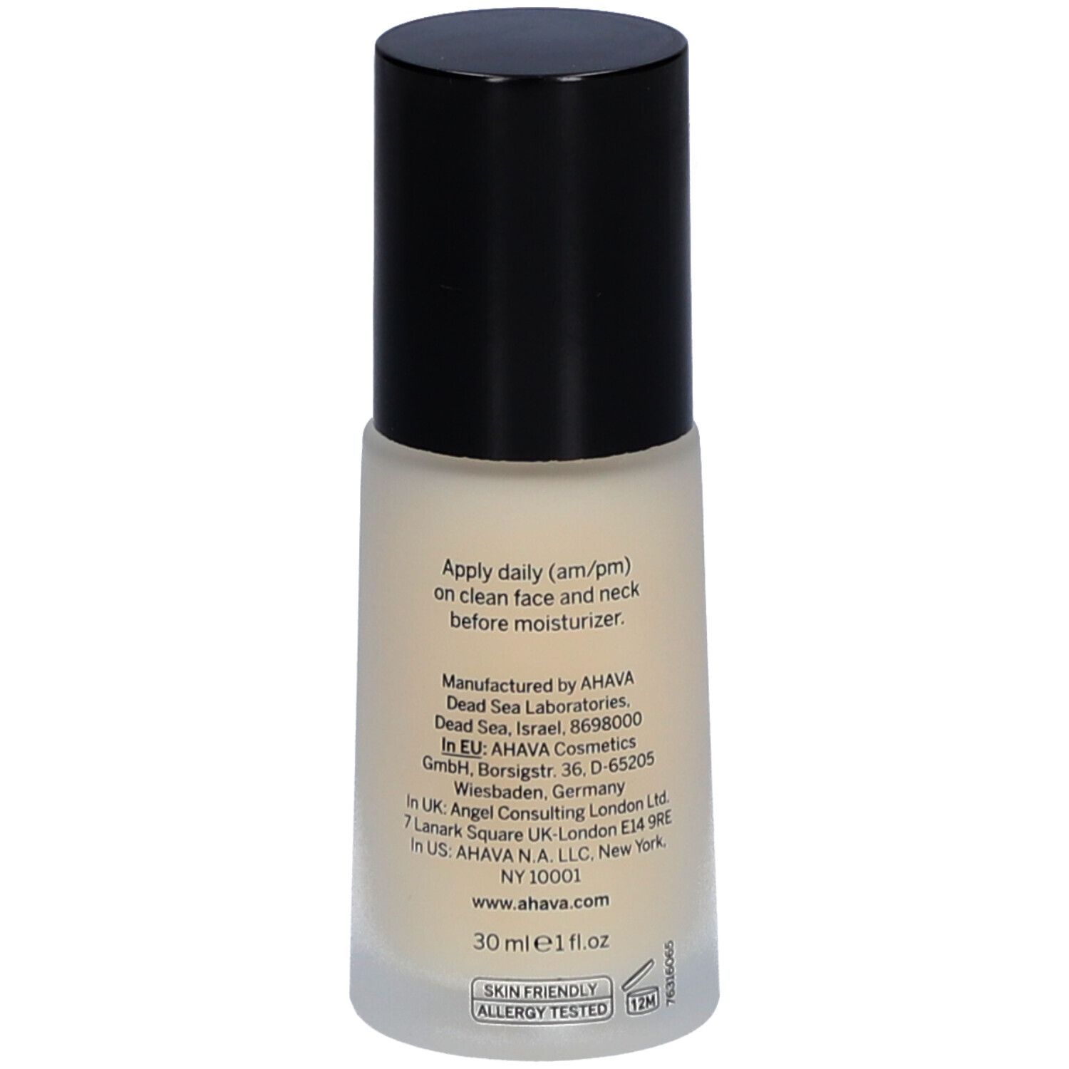 Achterkant van de AHAVA serumfles. Tekst: gebruiksaanwijzing, fabrikantinfo, adres. 30 ml.