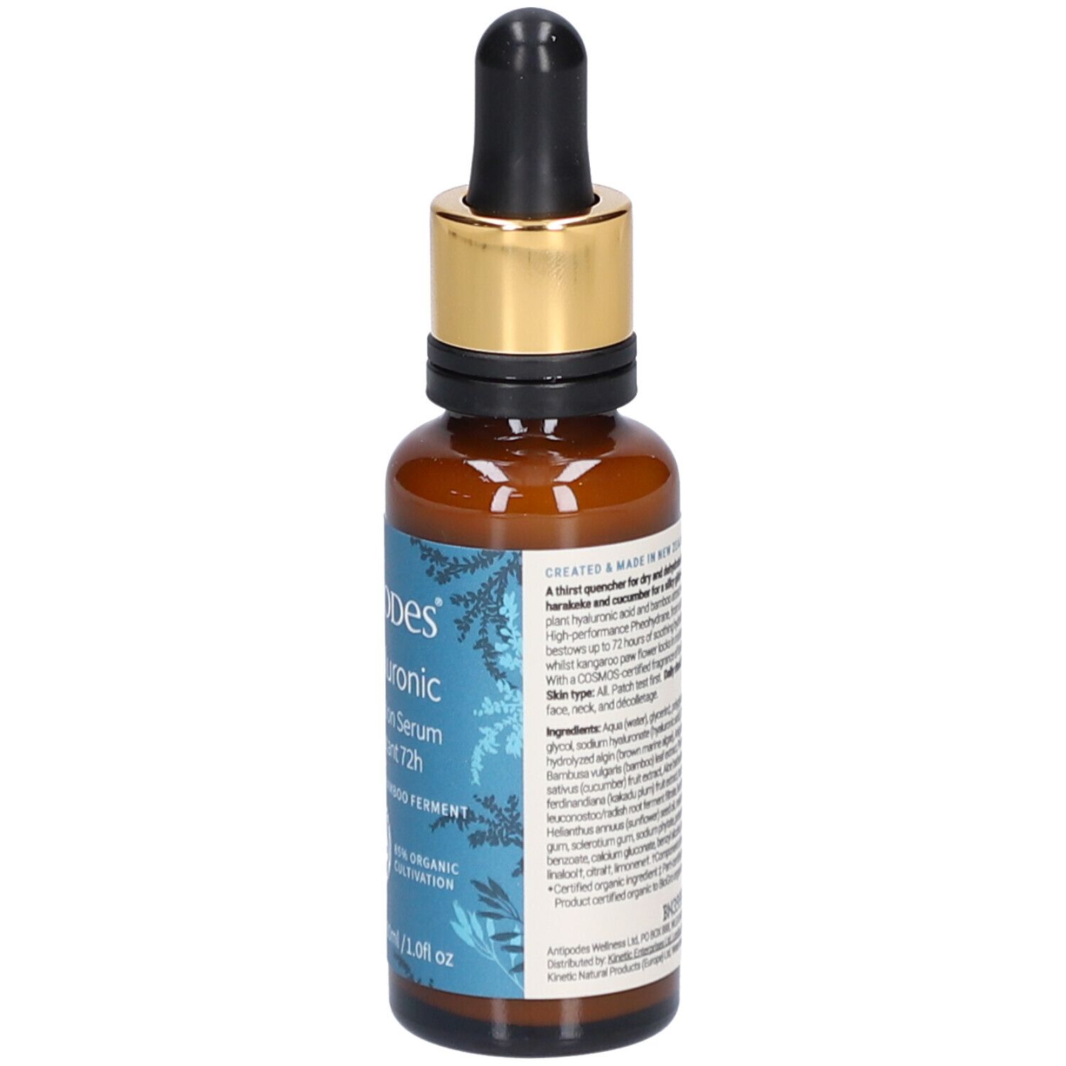 Bruine glazen fles met gouden dop en pipet. Opschrift: ANTIPODES Maya Hyaluronic Sérum Hydratant 72h. Tekst op zijkant.