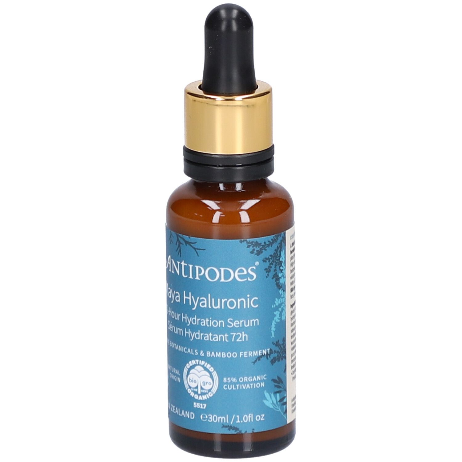 Bruine glazen fles met gouden dop en pipet. Opschrift: ANTIPODES Maya Hyaluronic Sérum Hydratant 72h.