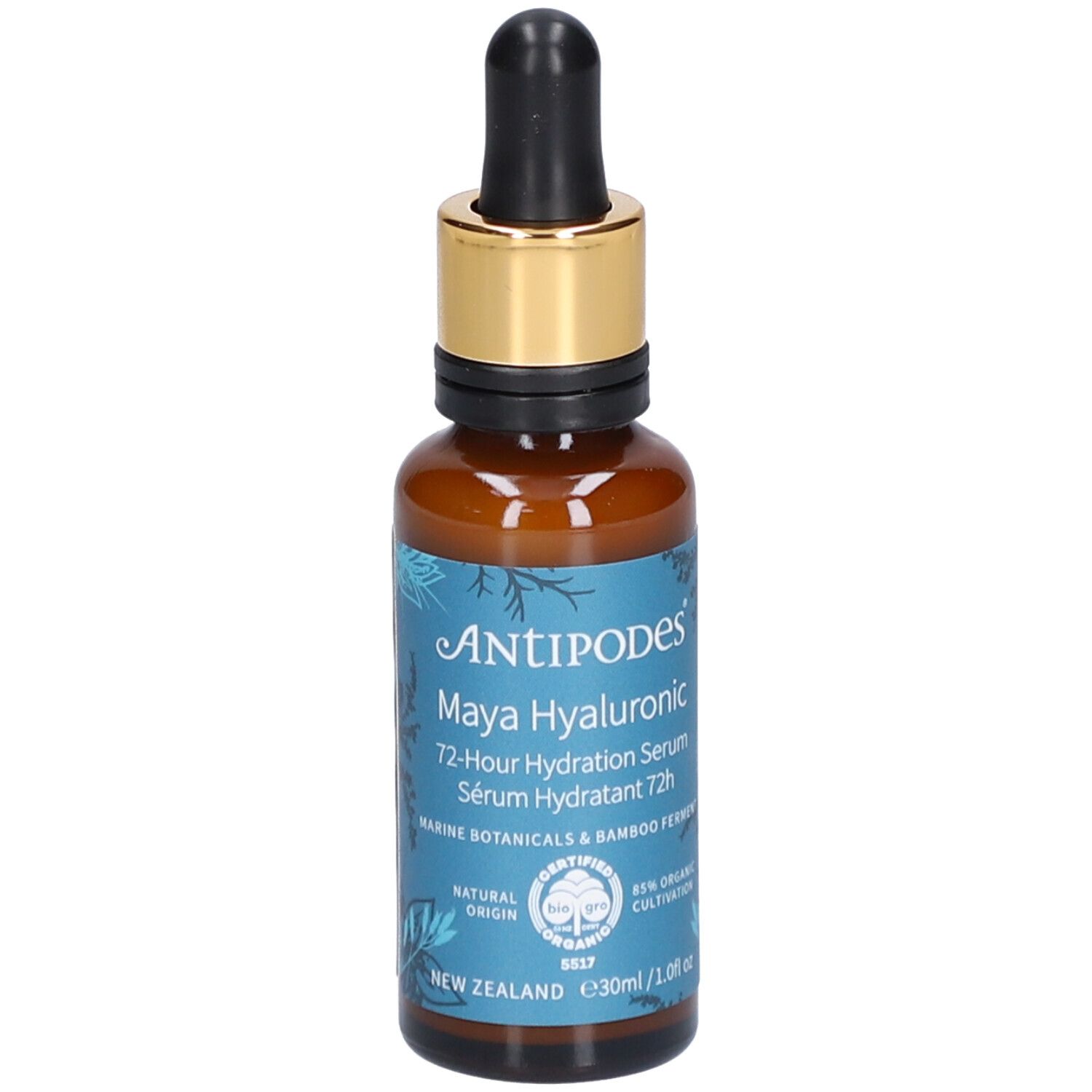 Bruine glazen fles met gouden dop en pipet. Opschrift: ANTIPODES Maya Hyaluronic Sérum Hydratant 72h.