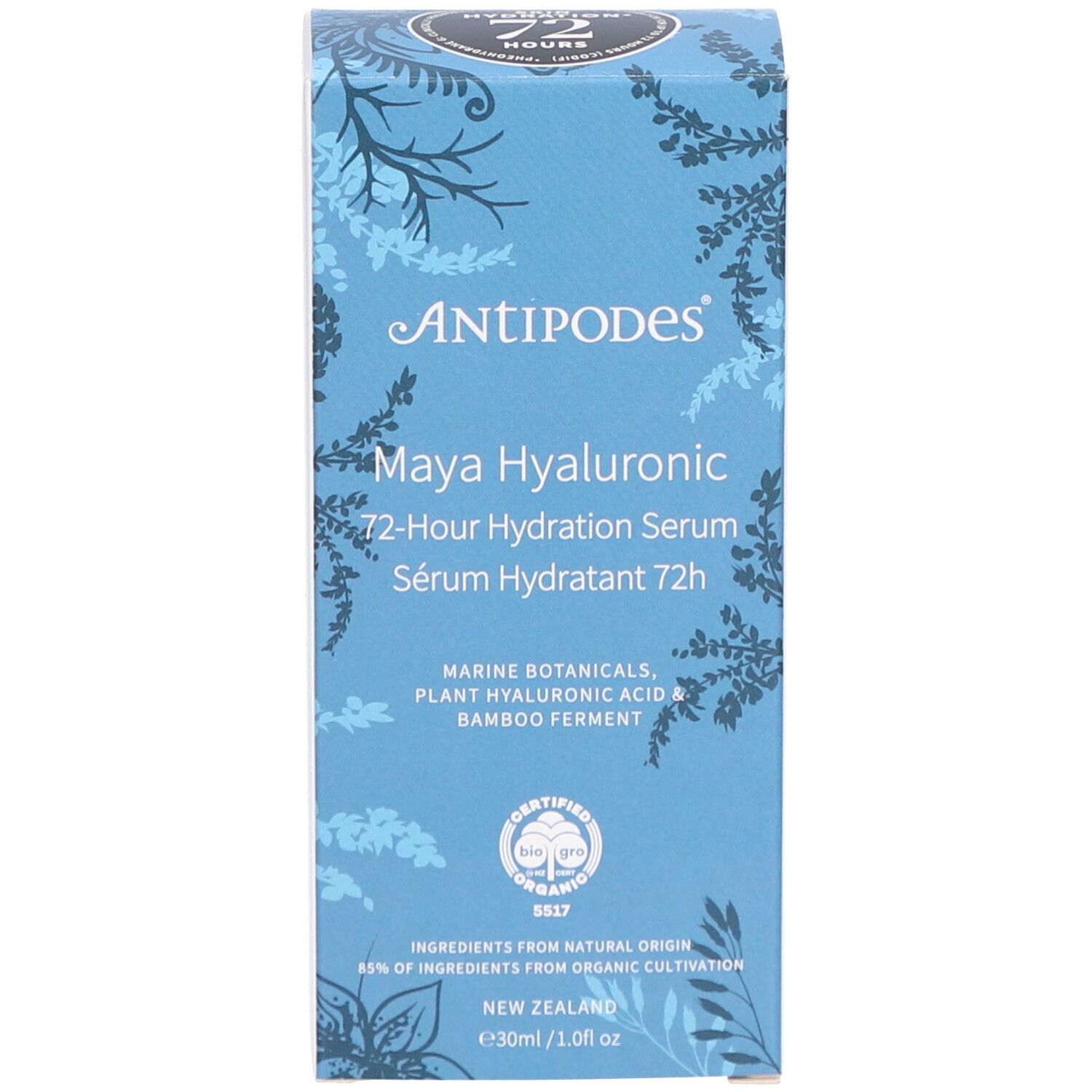 Verpakking met bloemenpatroon. Opschrift: ANTIPODES Maya Hyaluronic Sérum Hydratant 72h. Logo en tekst.