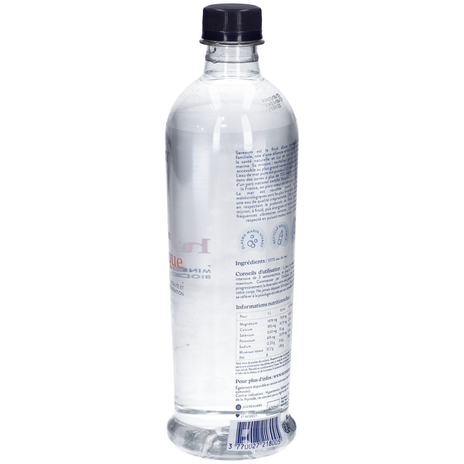 Bouteille transparente avec bouchon noir. Dos avec texte et étiquette. Inscription: Sereaum, Plasma Marin Hypertonique.