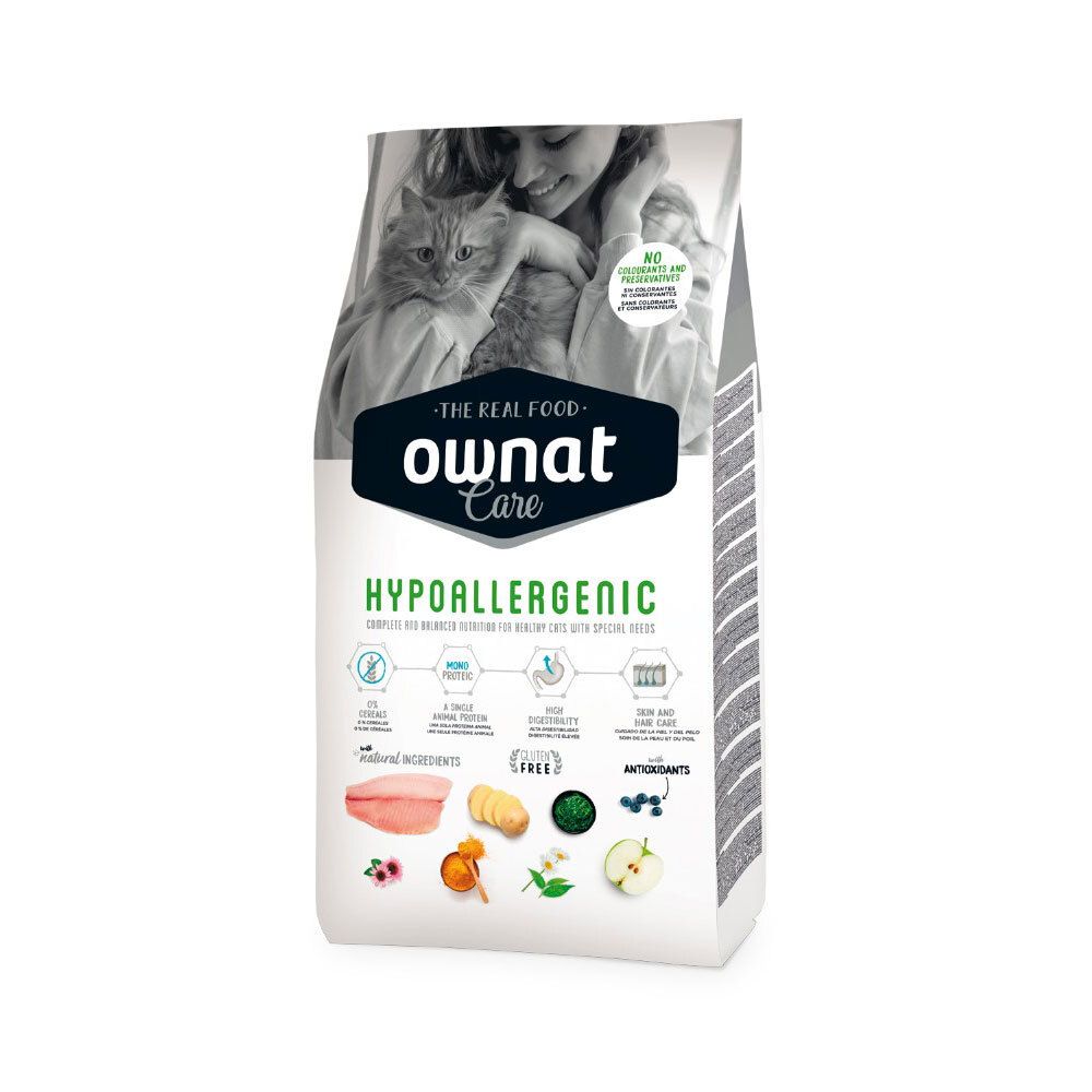 Sac de nourriture pour chats. Inscription "Ownat Care Hypoallergenic". Image d'un chat et d'une personne.