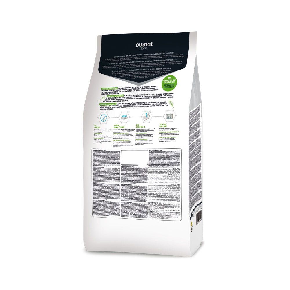 Dos du sac de nourriture pour chats. Informations textuelles et logos. "Ownat Care" est visible.