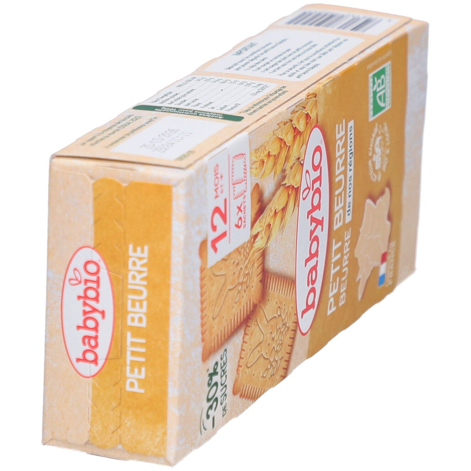 Vue oblique de la boîte de biscuits Babybio Petit Beurre. Inscriptions : Babybio, Petit Beurre, -30% de sucres, 12 mois+, label AB bio.