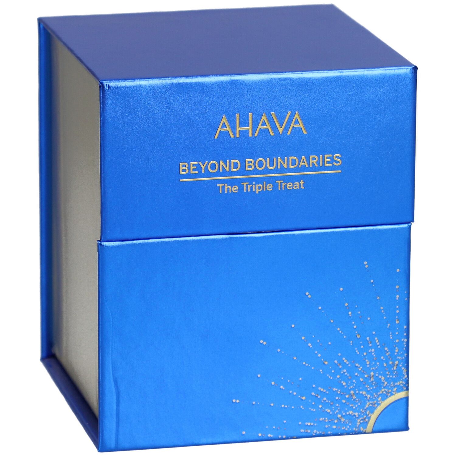 Coffret cadeau bleu et doré. Logo AHAVA et texte "Beyond Boundaries".