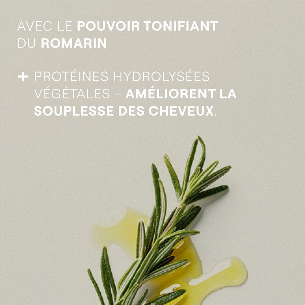 Branche de romarin avec huile sur fond clair. Texte: Avec le pouvoir tonifiant du romarin. + Protéines hydrolysées.