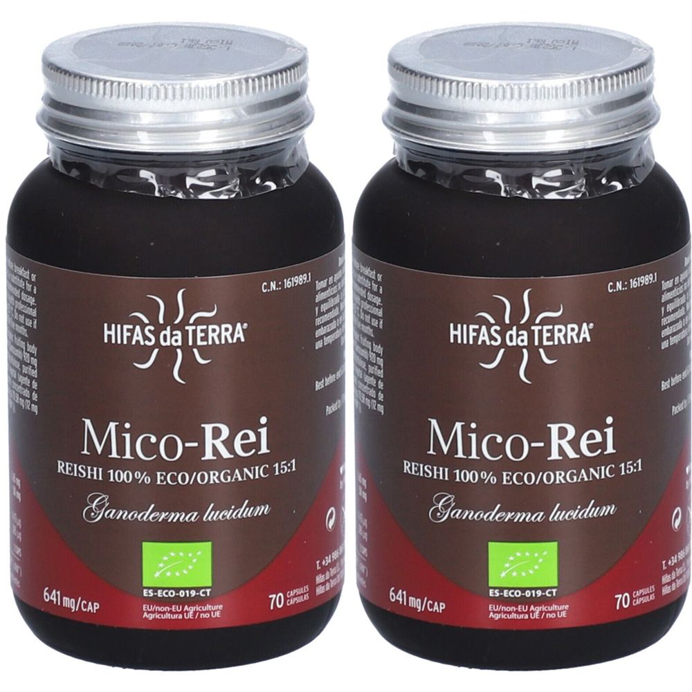 Deux flacons en verre brun avec couvercles argentés. Inscription : HIFAS da TERRA, Mico-Rei, Reishi 100% ECO/ORGANIC 15:1, Ganoderma lucidum. Avec label bio.