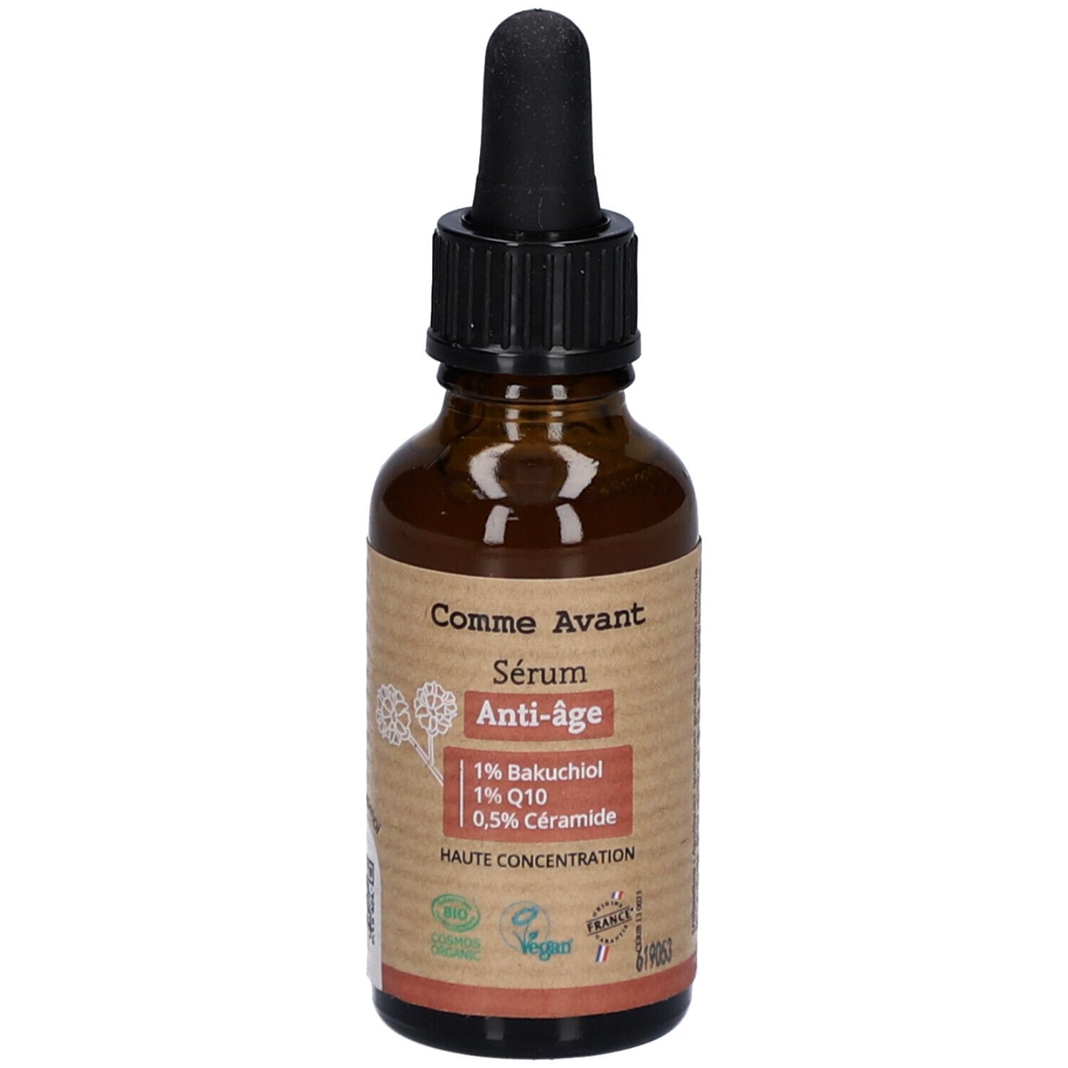 Flacon en verre brun avec compte-gouttes noir. Étiquette avec nom du produit, « Sérum Anti-Âge » et ingrédients. Label Vegan.
