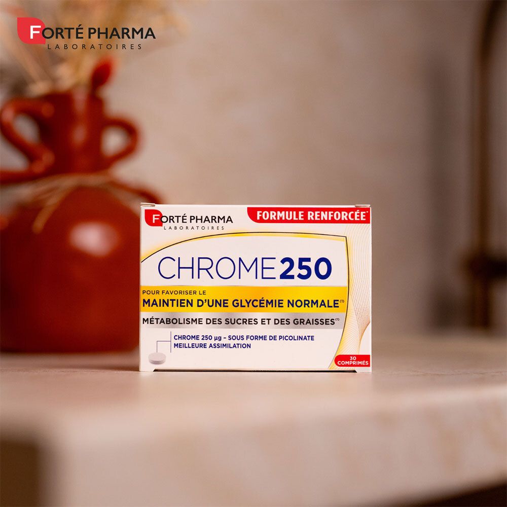 Boîte de FORTE PHARMA Chrome 250 sur une table. Texte : « Maintien d'une glycémie normale ».