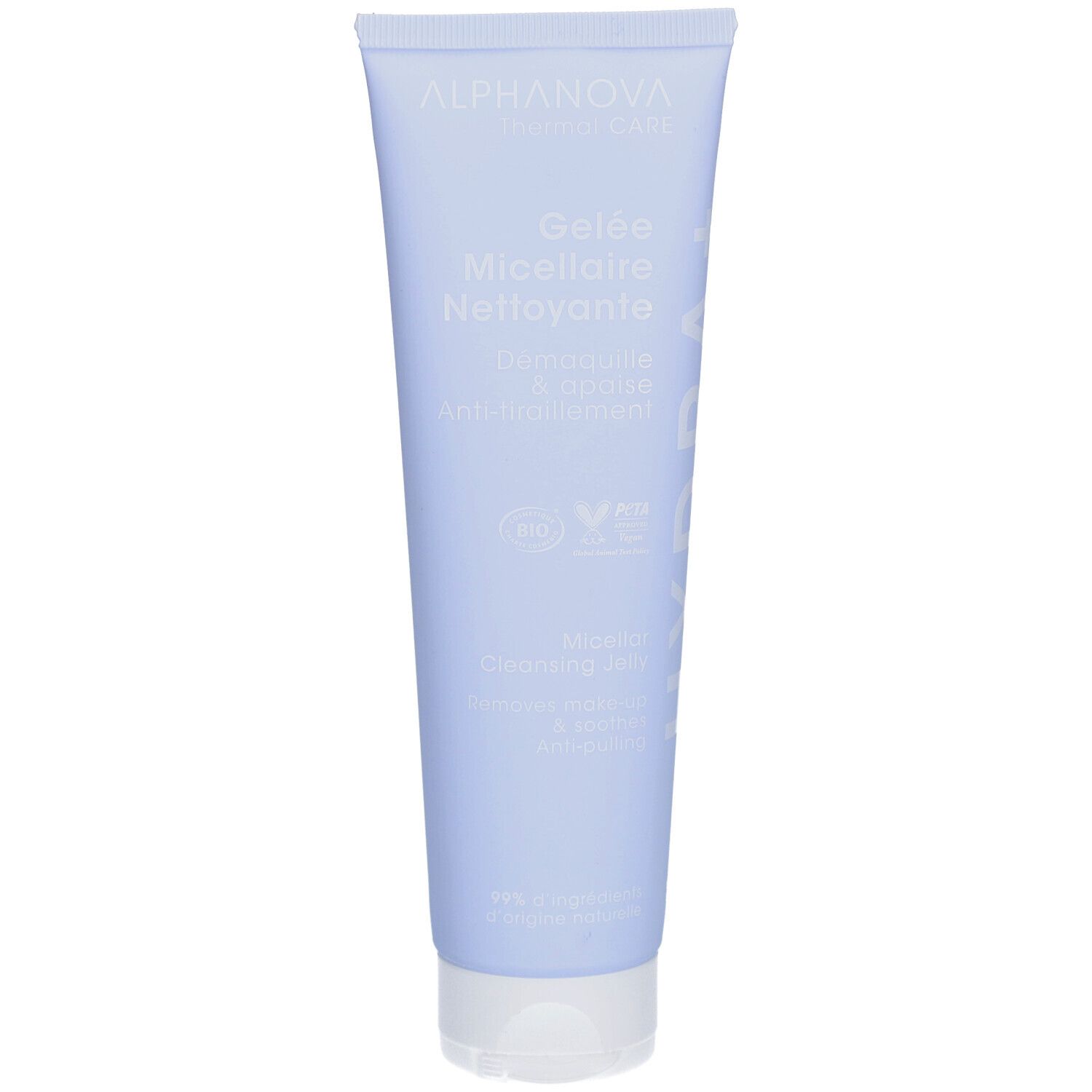 Tube bleu clair, bouchon blanc. Inscription: ALPHANOVA, Gelée Micellaire Nettoyante. Label vegan visible.