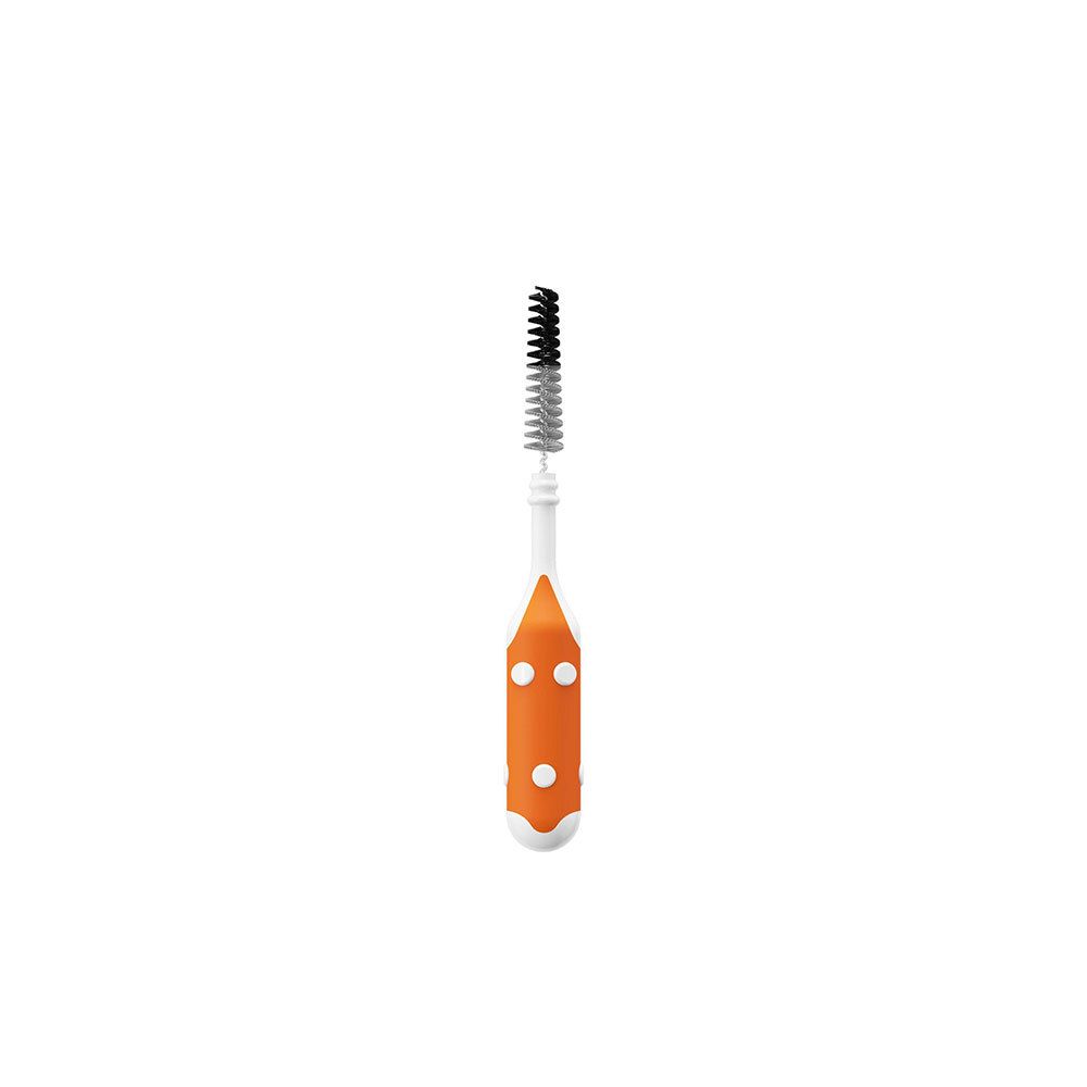 Einzelne Inava Trio Compact Bürste. Orange-weißer Griff, schwarze Borsten. Detailansicht des Produkts.