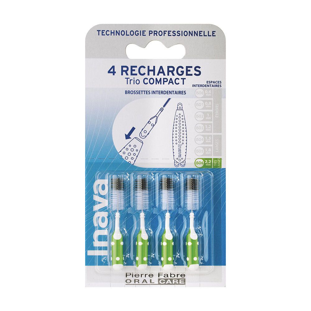 Verpackung mit 4 INAVA Trio Compact Interdentalbürsten-Nachfüllungen. Grüne Griffe, schwarze Borsten. Pierre Fabre Oral Care.
