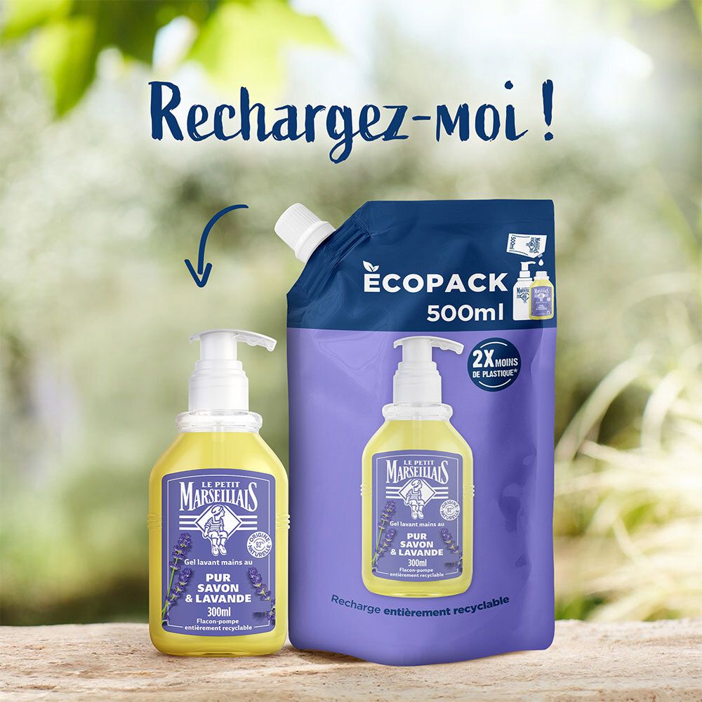 Gel lavant mains et recharge côte à côte. Texte: Rechargez-moi!