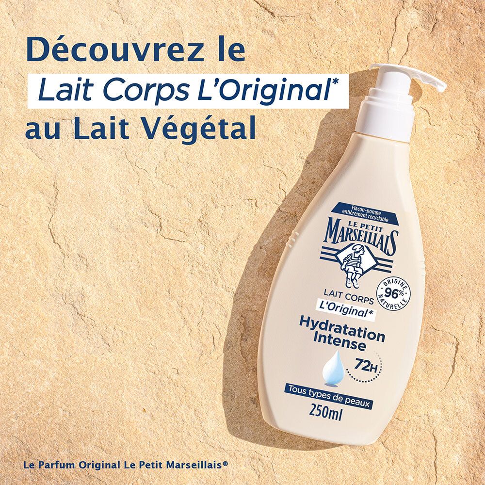 Flacon beige avec pompe. Inscription : Lait Corps L'Original, Hydratation Intense, 72H. 250ml. Sur fond clair.