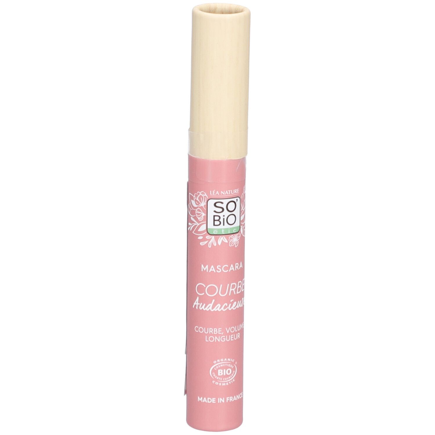 Tube de mascara rose avec bouchon beige. Texte: SO BIO, Mascara Courbe Audacieuse, logo vegan. Fabriqué en France.