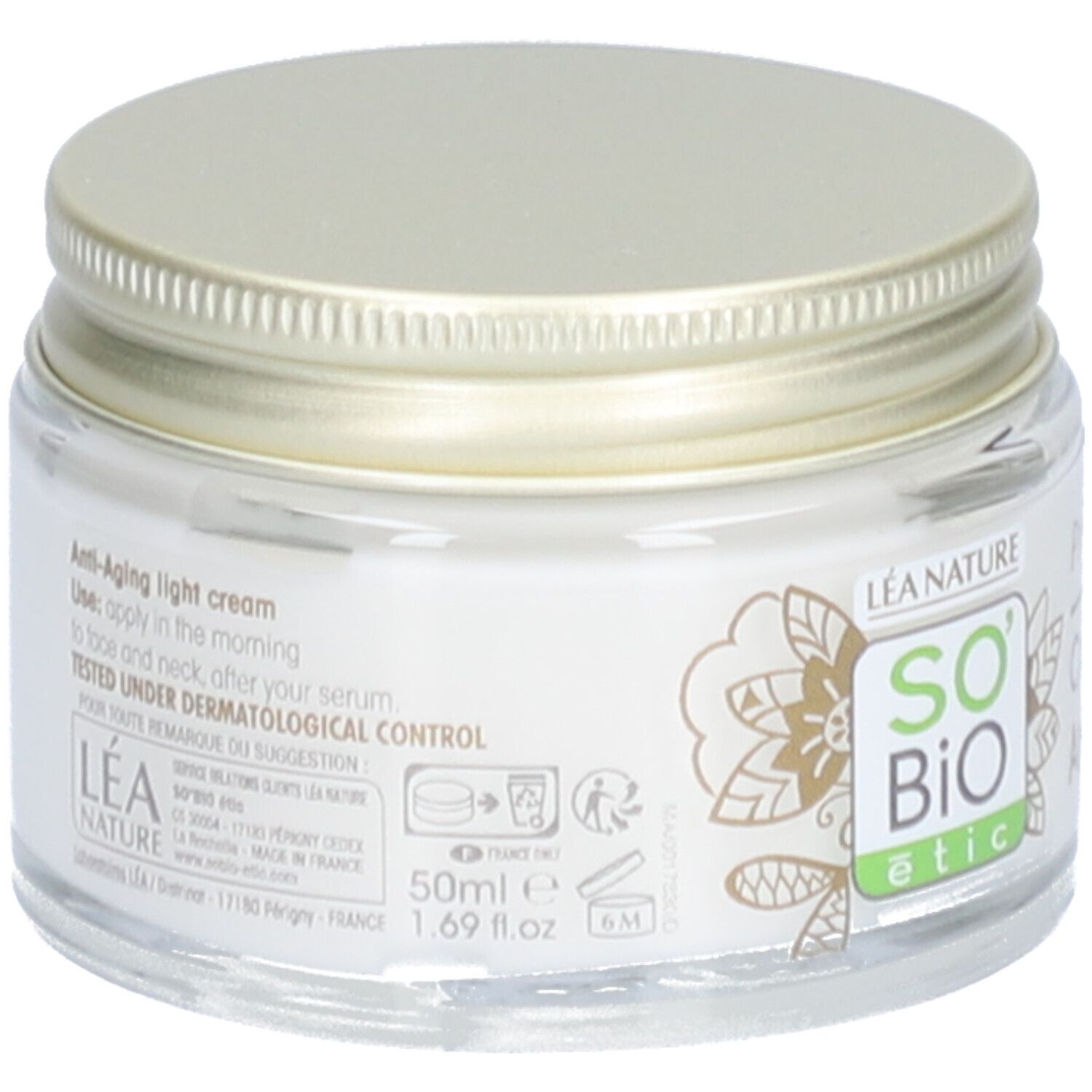 Pot de crème avec couvercle doré. Inscription: Anti-Aging light cream. 50ml. Testé sous contrôle dermatologique.