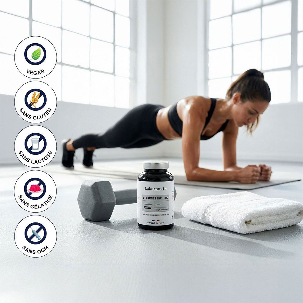 Femme fait planche. Flacon Laborantin L-Carnitine Pro à côté. Vegan, sans gluten, sans lactose, sans gélatine, sans OGM.