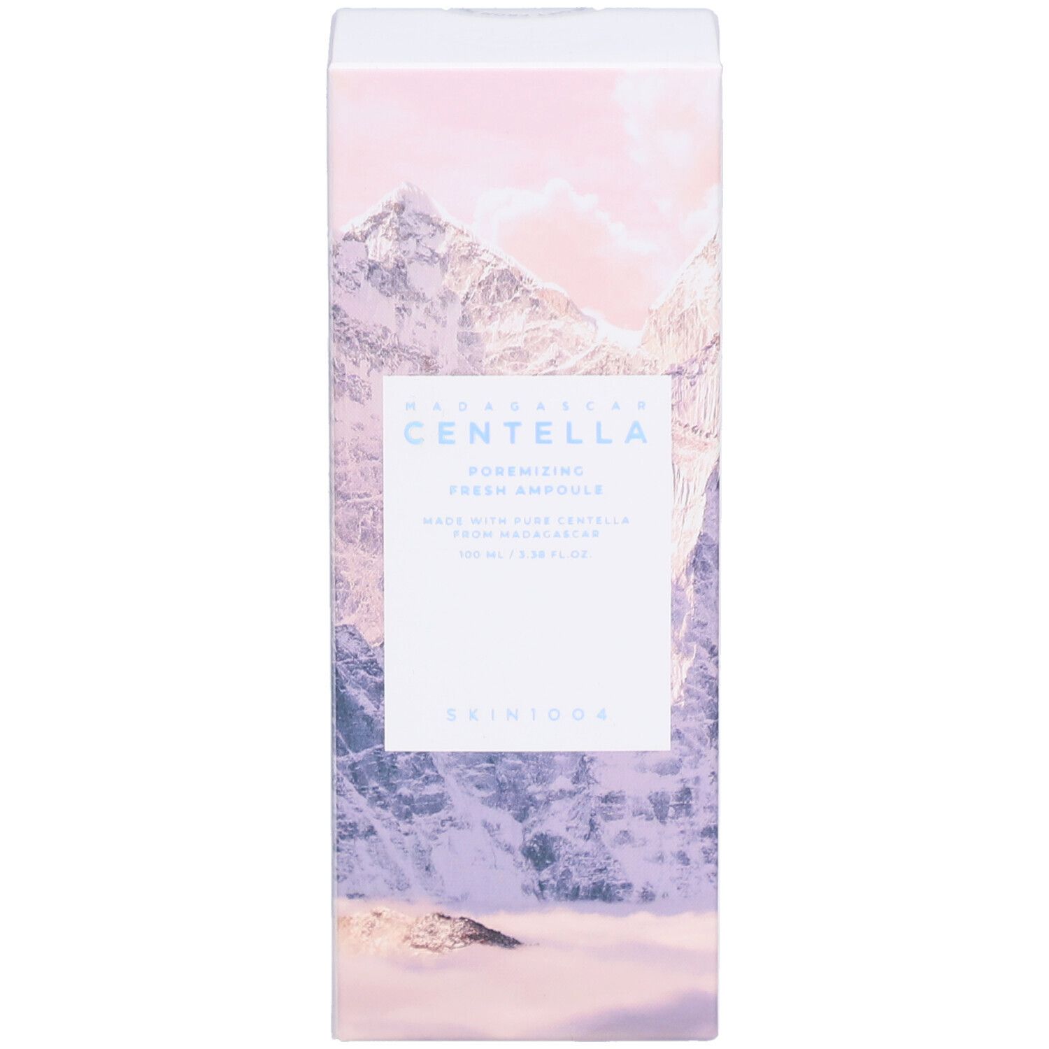 Verpackung mit Produktinformationen und Berglandschaft. Text: Centella, Poremizing Fresh Ampoule, SKIN1004.