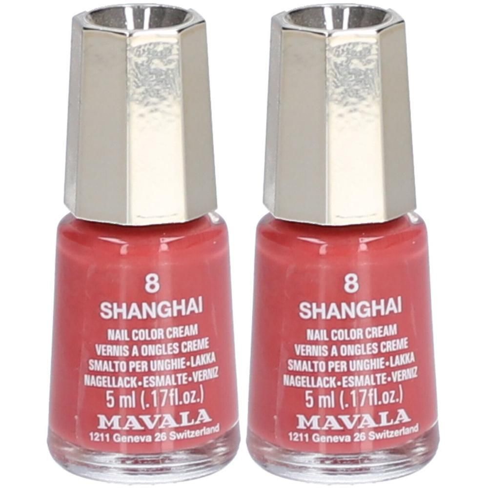 Zwei Flaschen Nagellack. Farbe 8 Shanghai. Aufschrift: MAVALA, 5 ml. Silberfarbener Deckel. Rote Flüssigkeit.