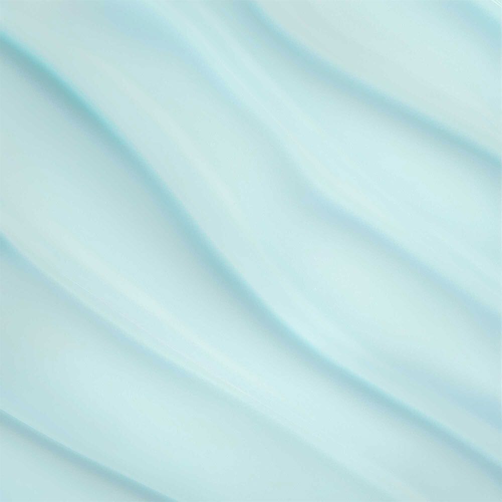Gel bleu clair en vagues sur fond blanc.