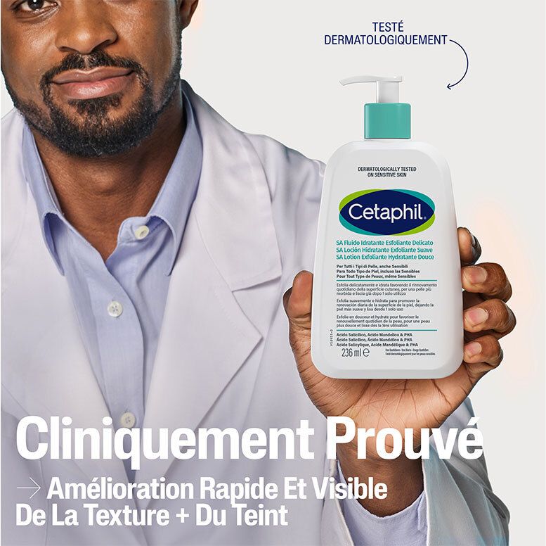 Lotion exfoliante hydratante Cetaphil SA en flacon blanc avec pompe. Testé dermatologiquement.