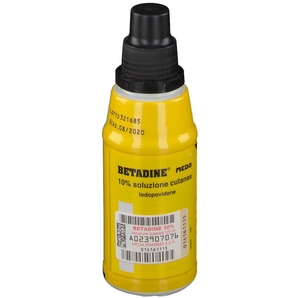 Flacone giallo con tappo nero. Scritta: Betadine 10% soluzione cutanea. Codice a barre e numero di lotto.