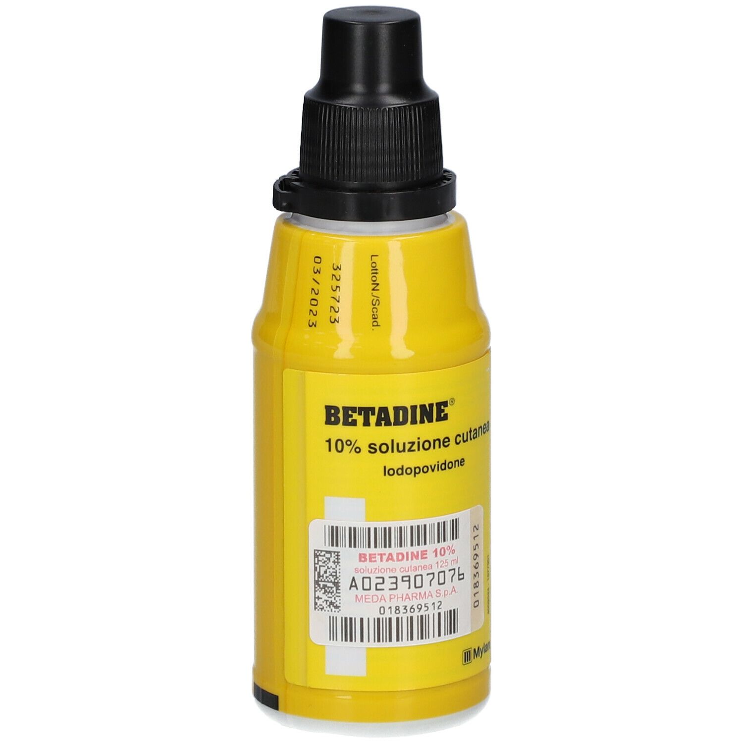 Flacone giallo con tappo nero. Scritta: Betadine 10% soluzione cutanea. Data di scadenza.