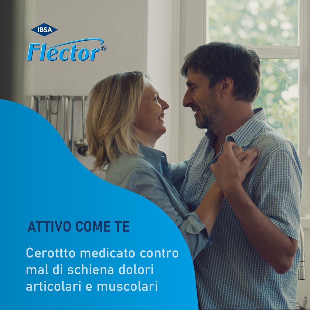Coppia balla in cucina. Testo: 'ATTIVO COME TE'. Flector® Cerotto Medicato contro dolori articolari e muscolari.