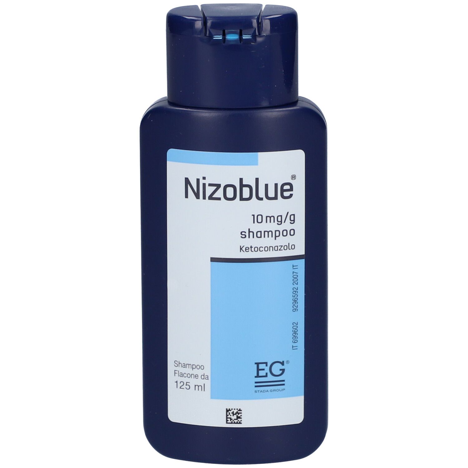 Flacone di shampoo blu con etichetta bianca. Scritta: Nizoblue 10 mg/g shampoo Ketoconazolo. Flacone con tappo a ribalta.