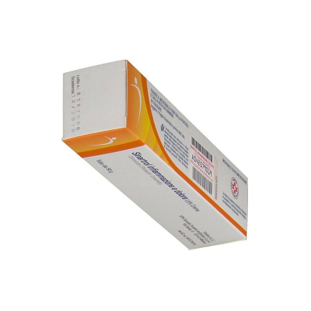 Scatola in diagonale vista dall'alto. Testo: Sinartol infiammazione e dolore 1,5% Crema. Codice a barre e informazioni. Imballaggio bianco e arancione.